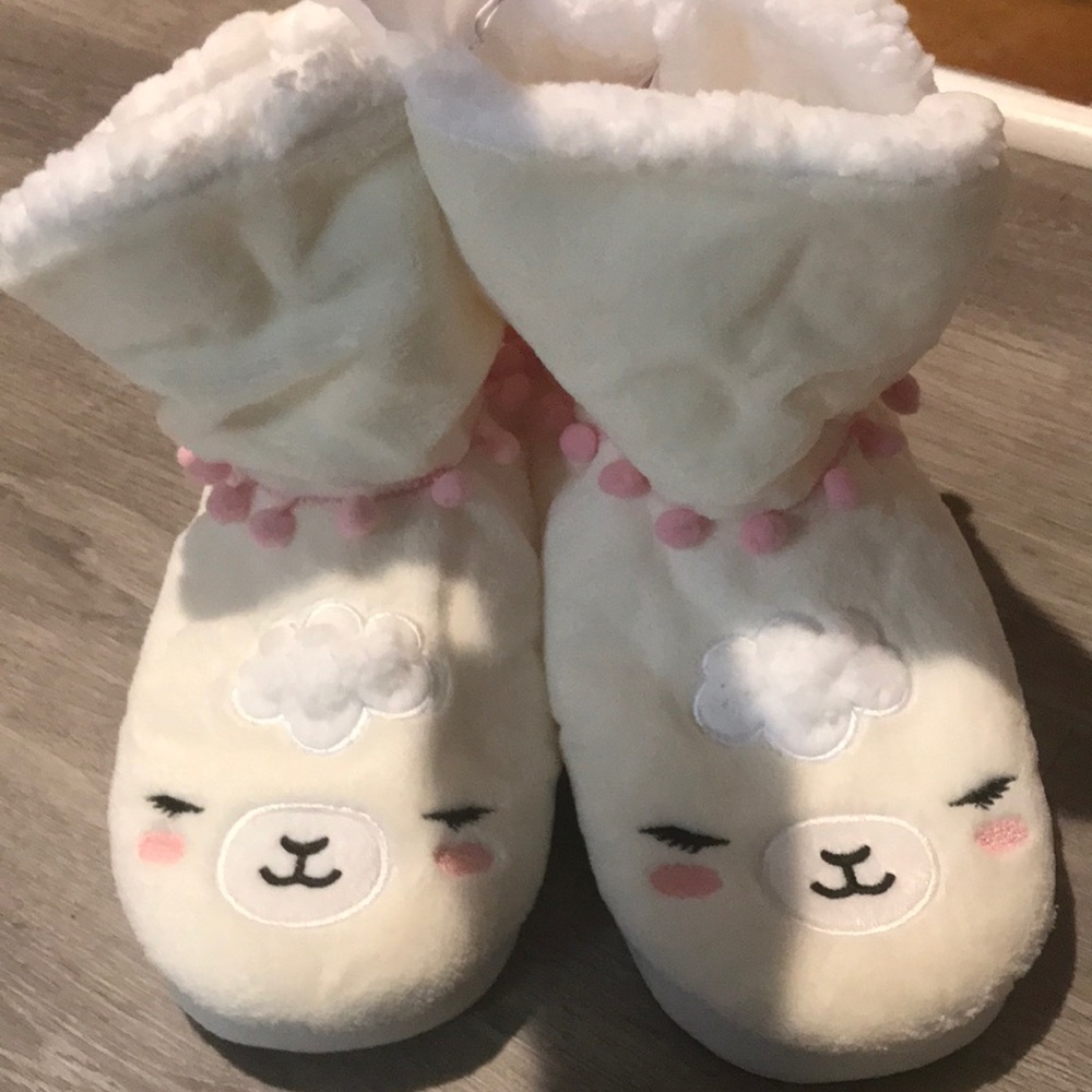 Justice Slipper Booties Size 8-9 (L)